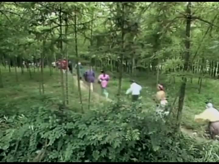 鞋儿破，帽儿破，身上的袈裟破