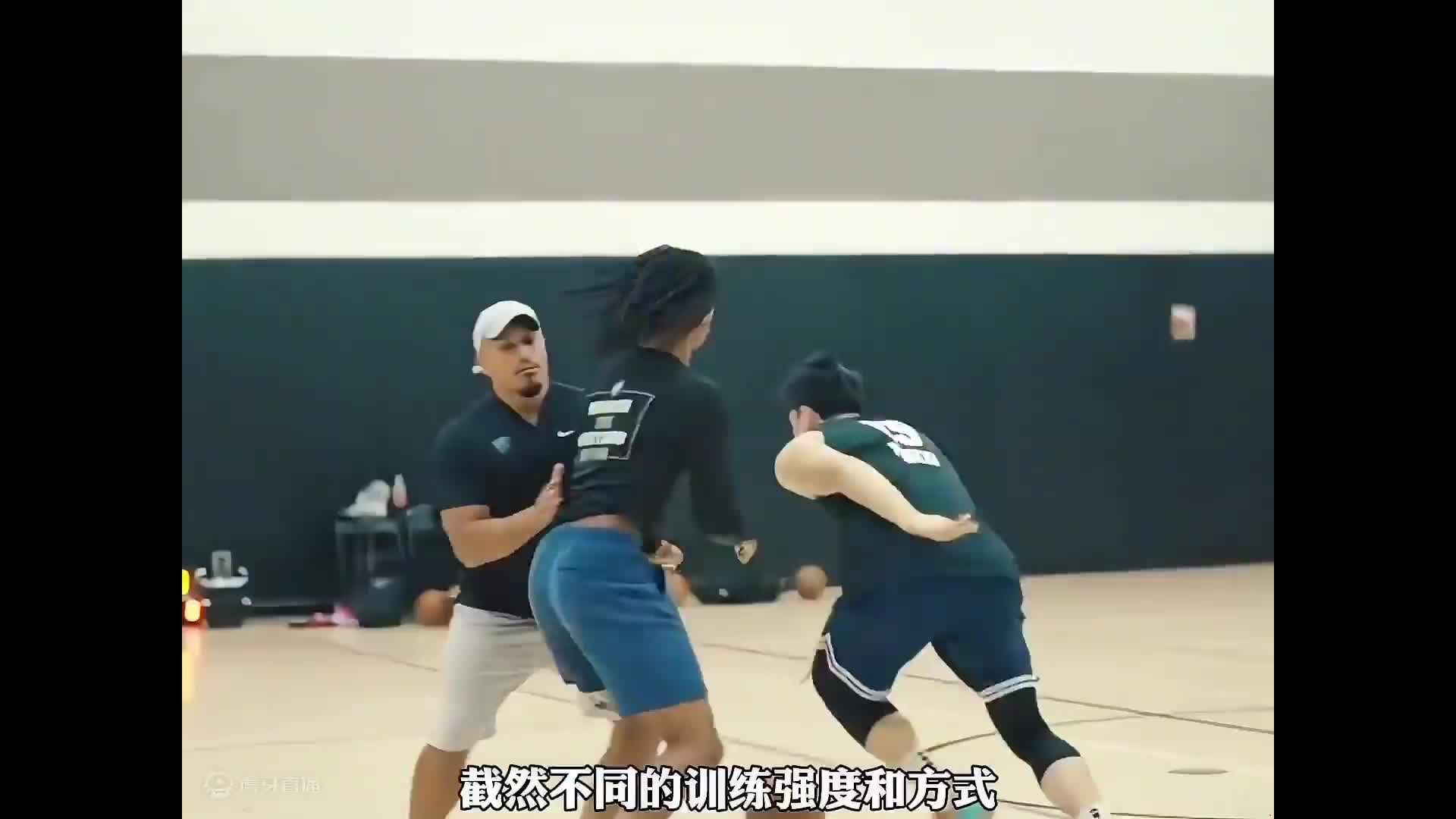 同样是进入休赛期！崔永熙和曾凡博在干什么？