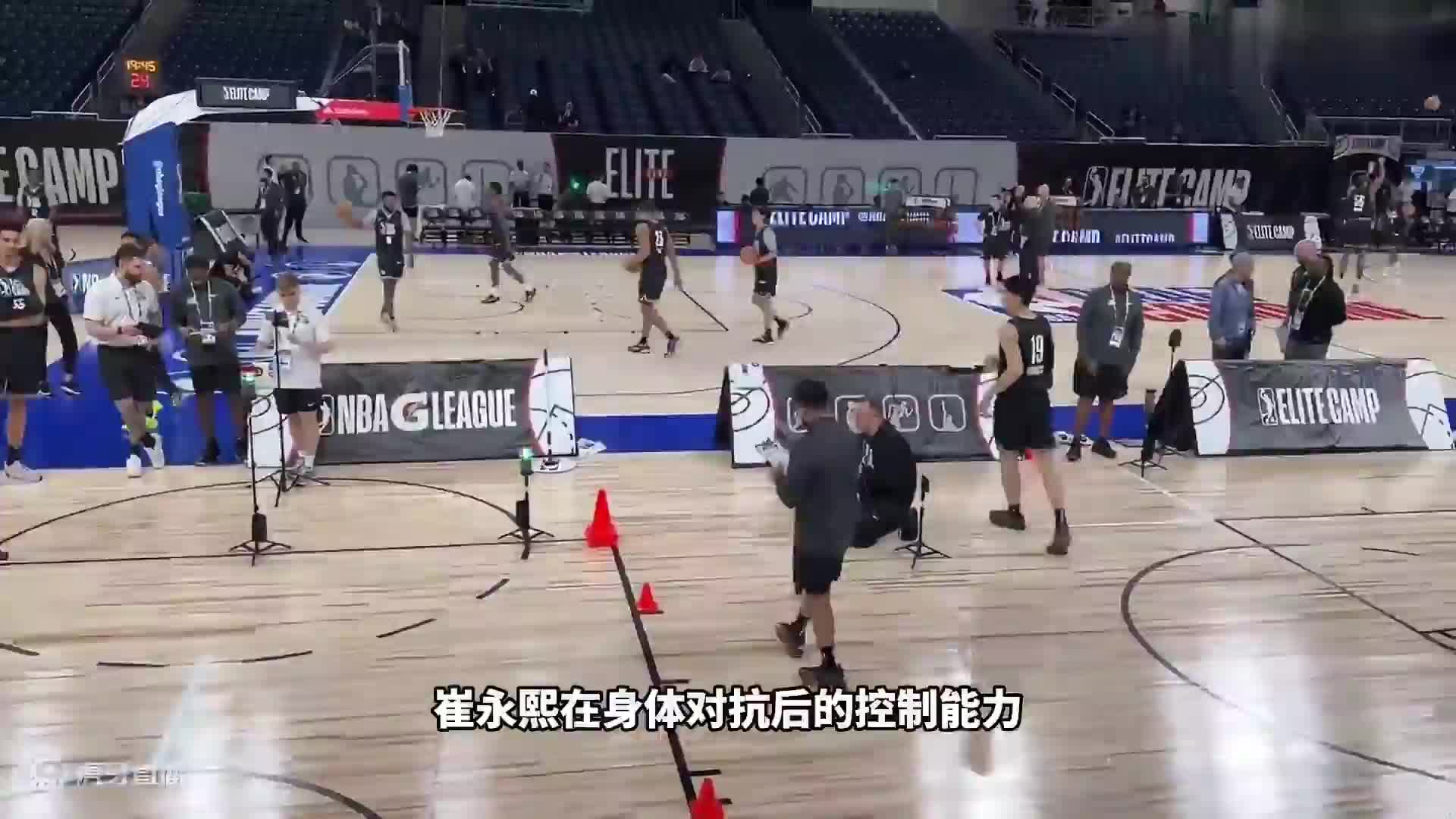 同样是进入休赛期！崔永熙和曾凡博在干什么？