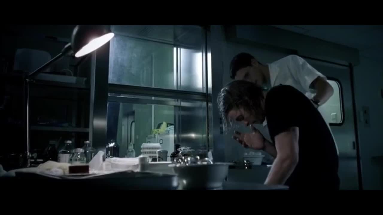 [黑夜传说] 吸血鬼大战狼人