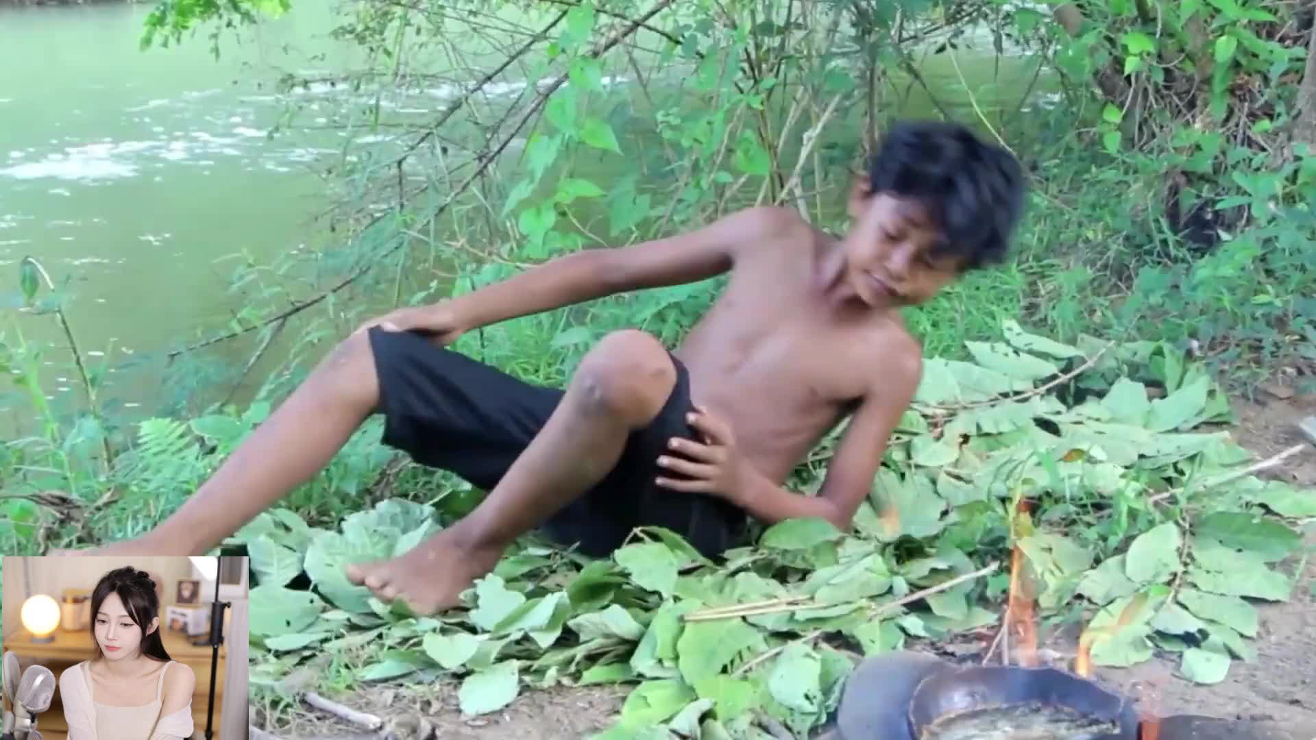 小姐姐看越南小野人吃猎奇美食，竟然看傻了！？