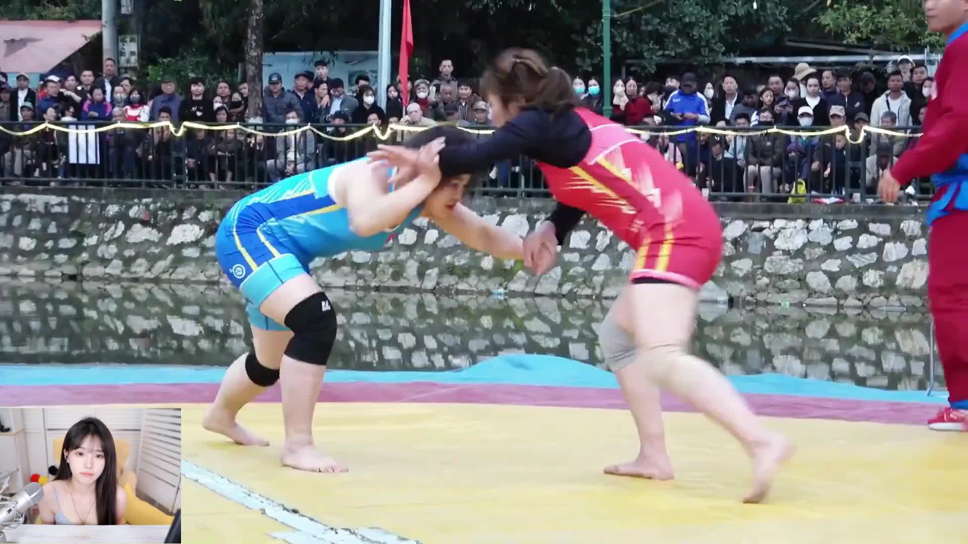 美女摔跤！不来看一下？