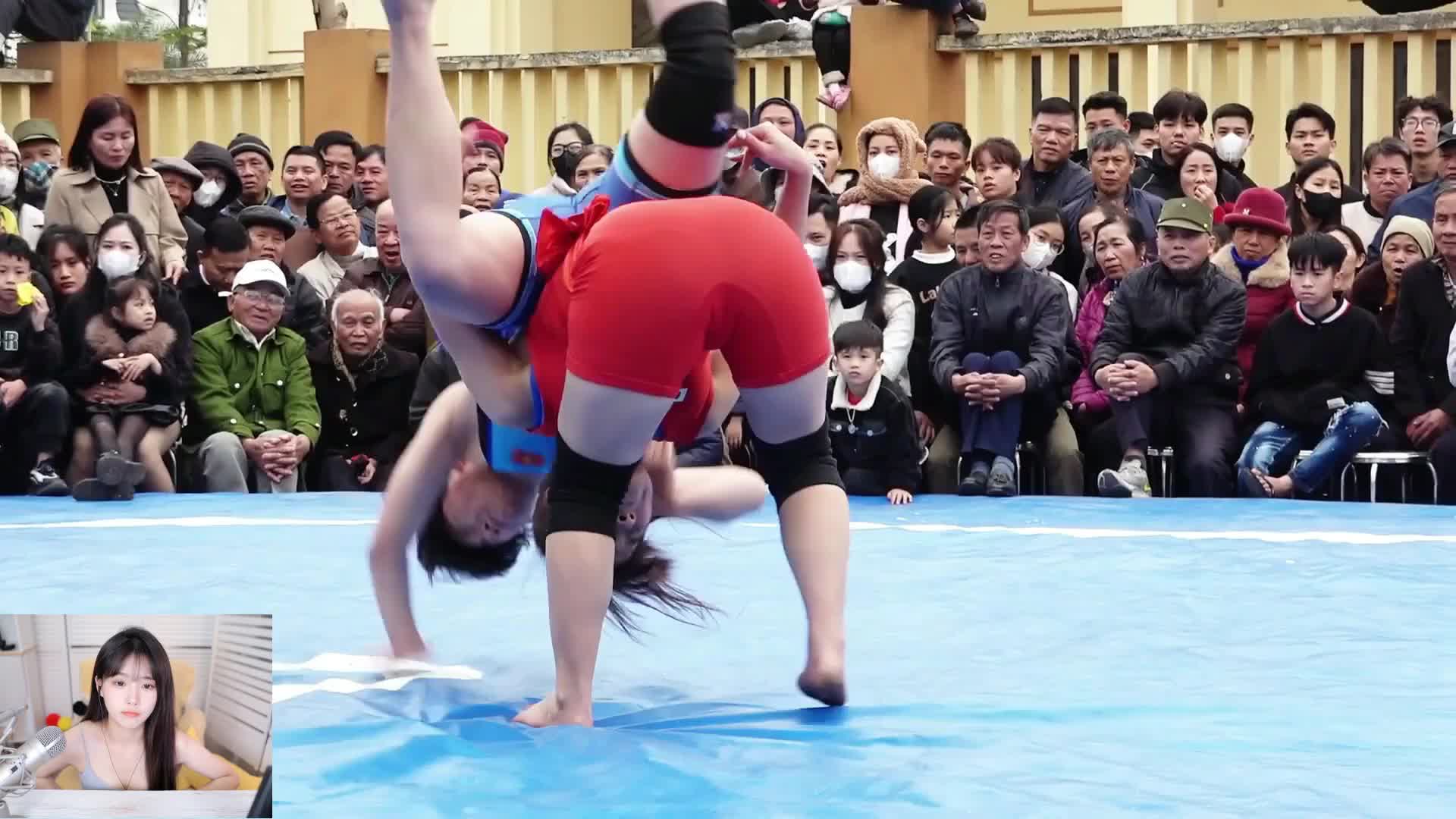 美女摔跤！不来看一下？
