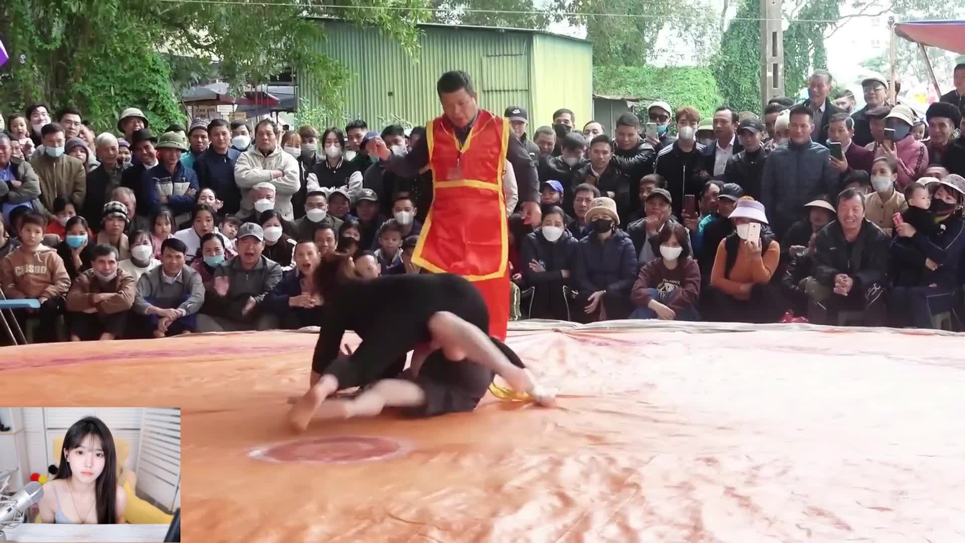 美女摔跤！不来看一下？