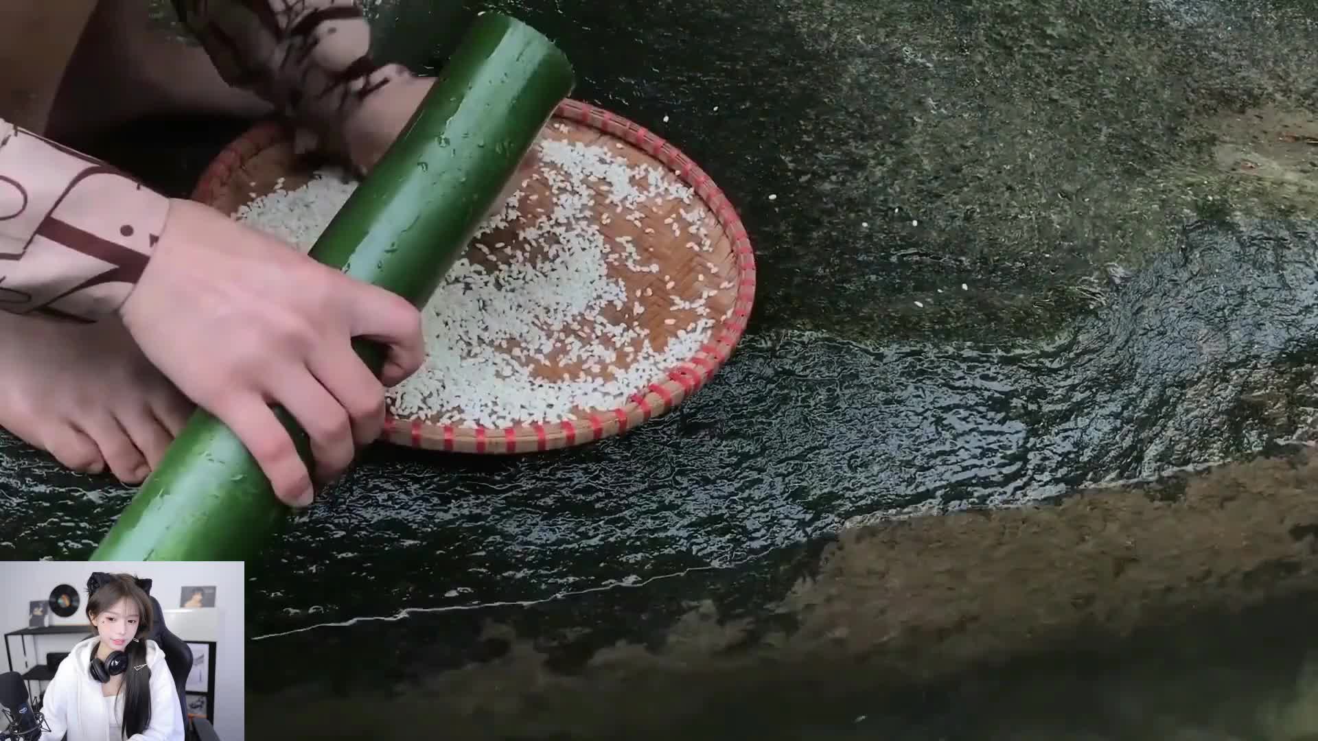 年轻少女在野外不得不说的小故事...