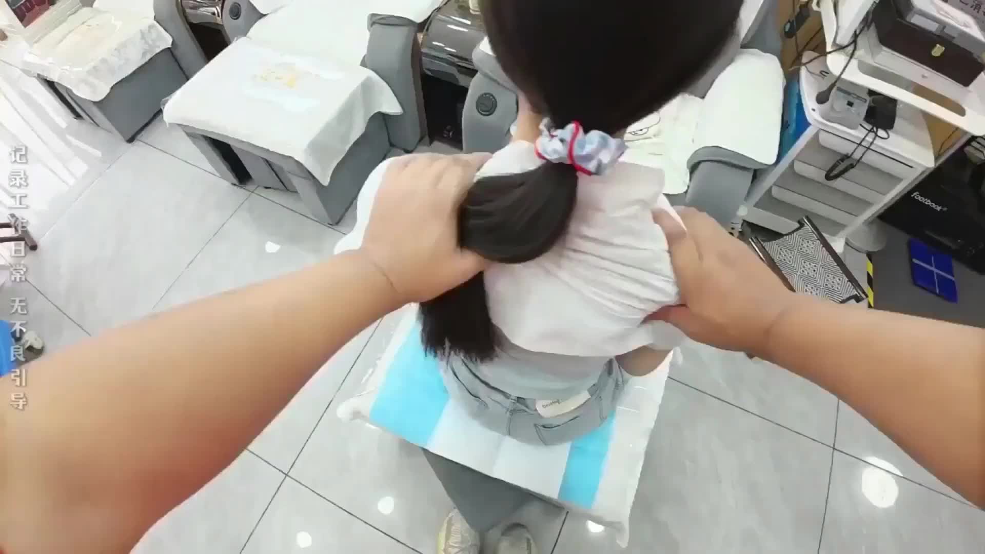 我去！玉足！