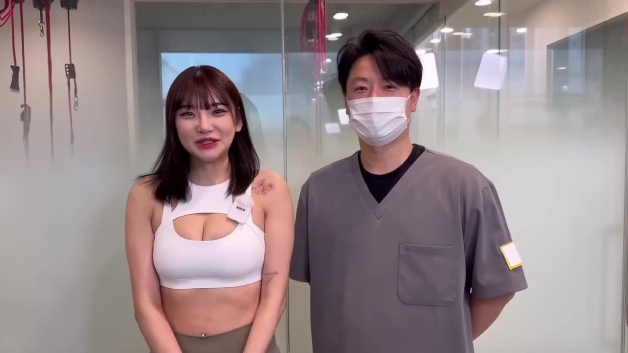 偷偷看