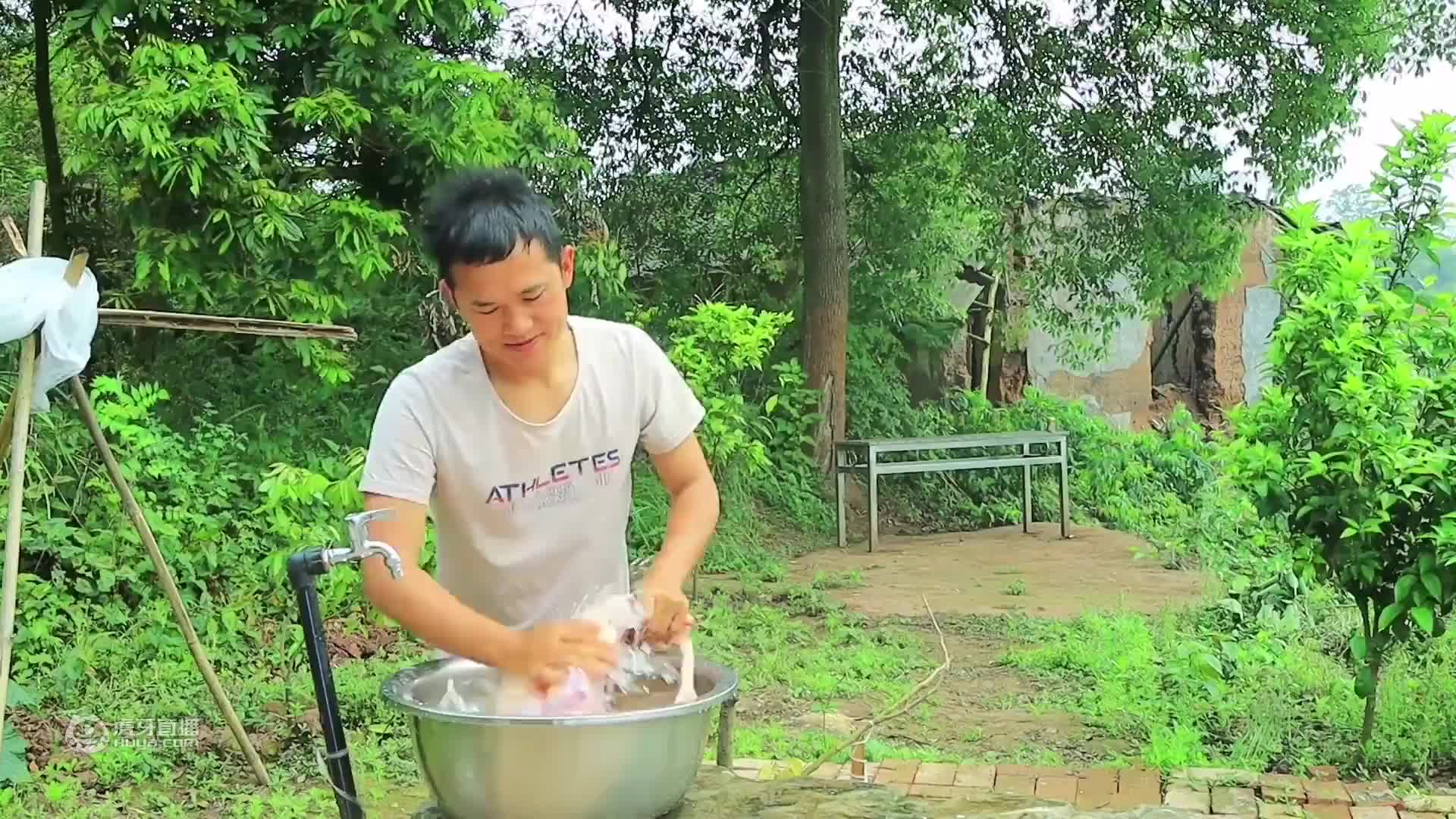 100多买个榴莲，烤着吃味道怎样，香味浓郁越吃越上头