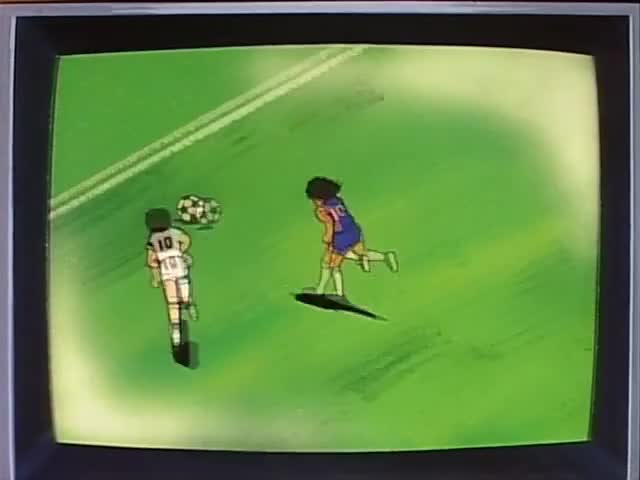 大空翼！倒挂凌空射门！