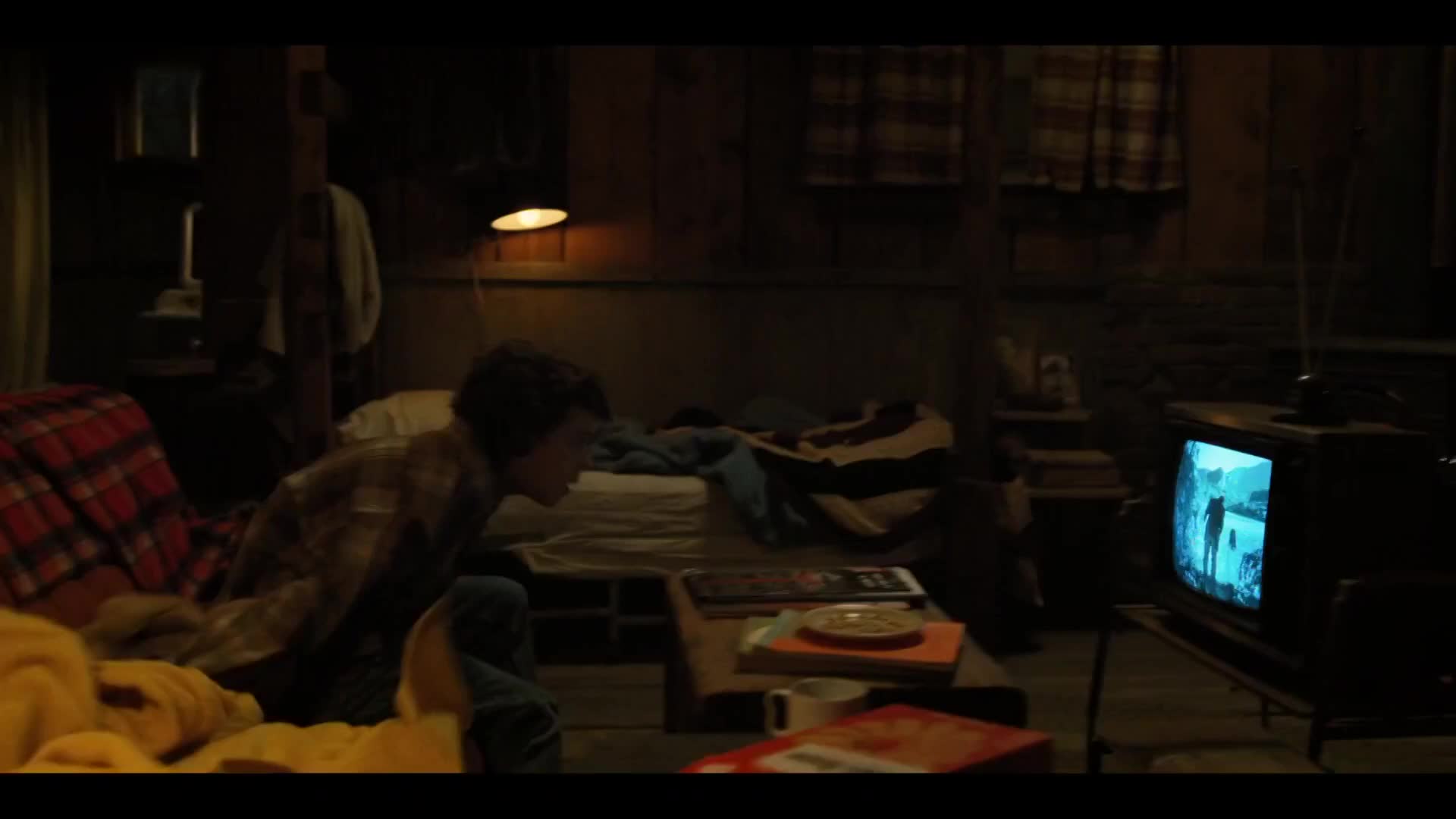 怪奇物语  小朋友爆揍异形