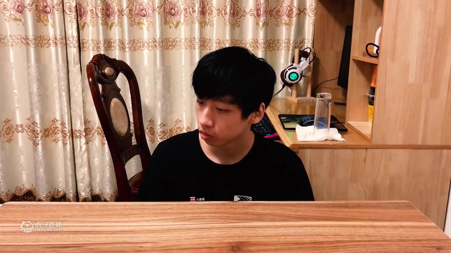 来长沙吃美食，看帅小伙这个就够了!