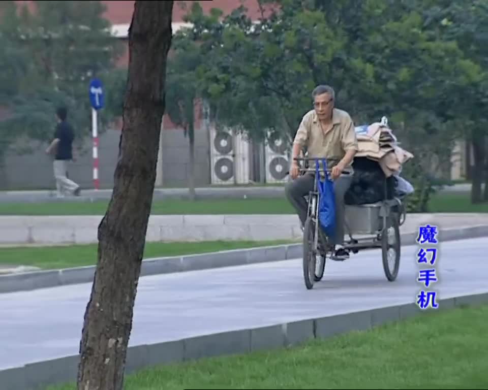 当未来科技遇上古老神话，手机竟能化为人形？