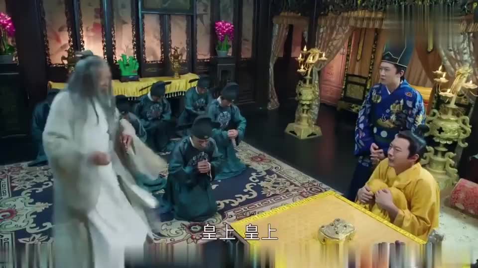 医馆里上演离奇案件，看逗趣师徒如何以智破局