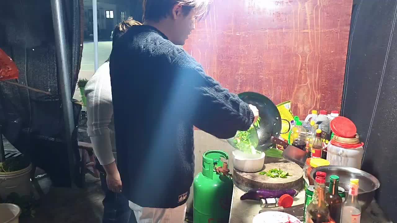 带老妈接二姐来学校过年