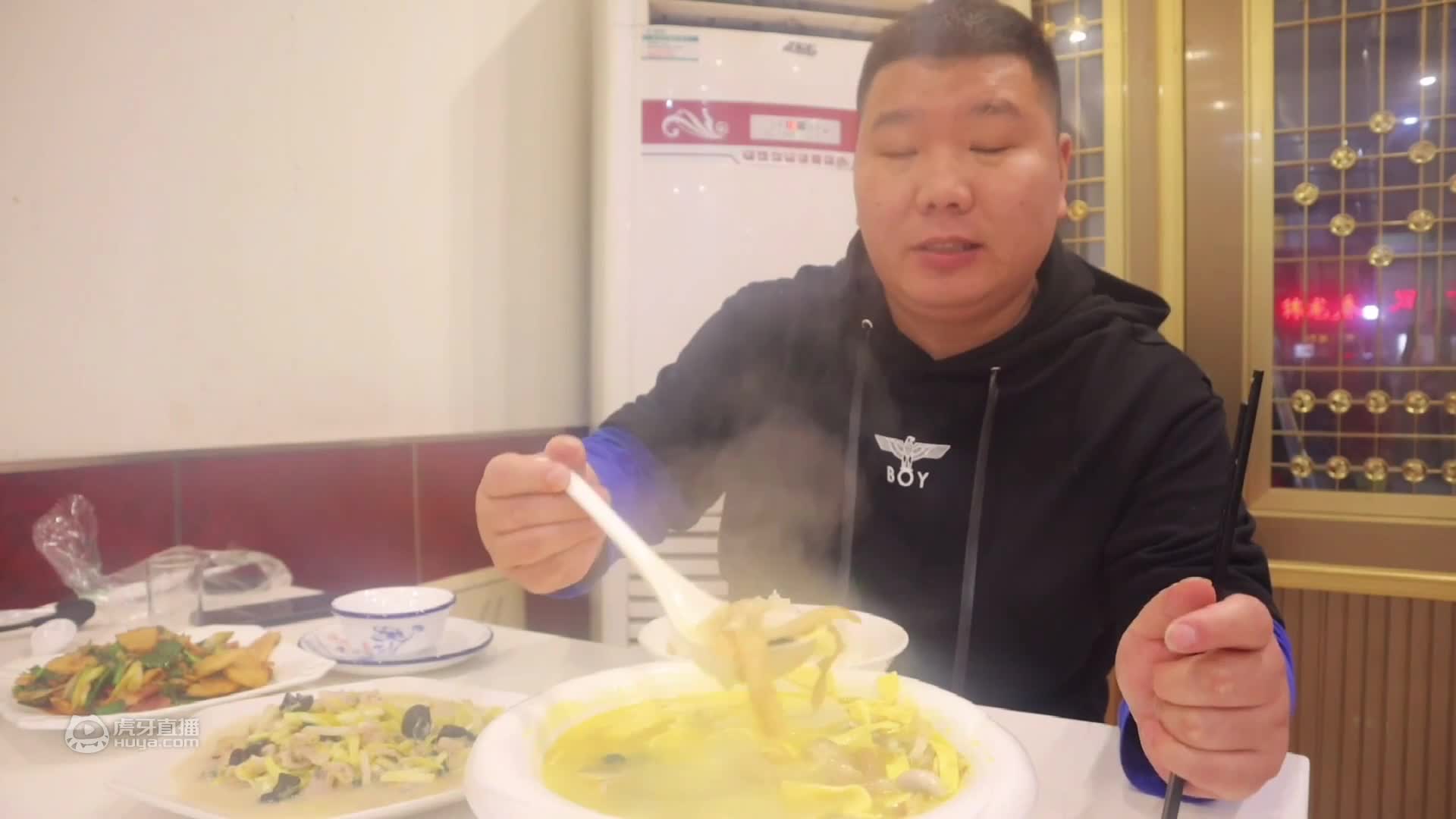 广东顺德正宗粤菜，捞鸡，鱼生一鱼四吃，沙姜猪蹄吃过瘾了