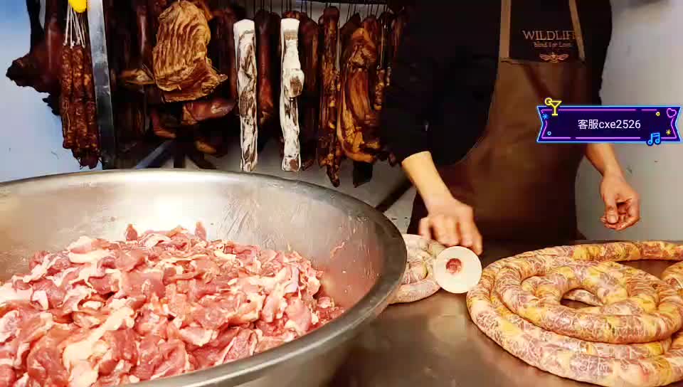 手工土猪香肠制作过程