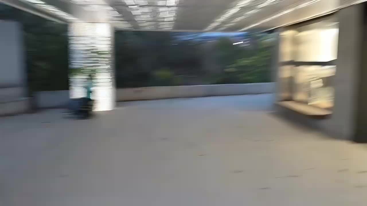 新场地，交个朋友