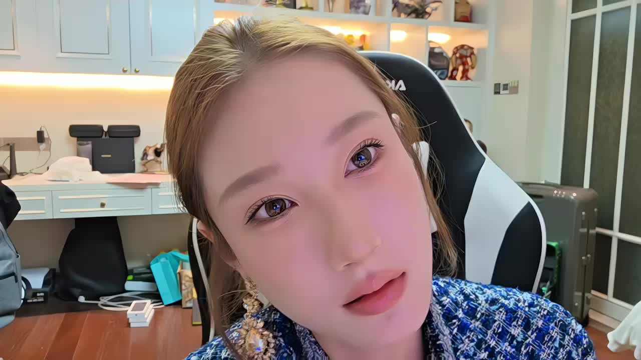 新场地，交个朋友