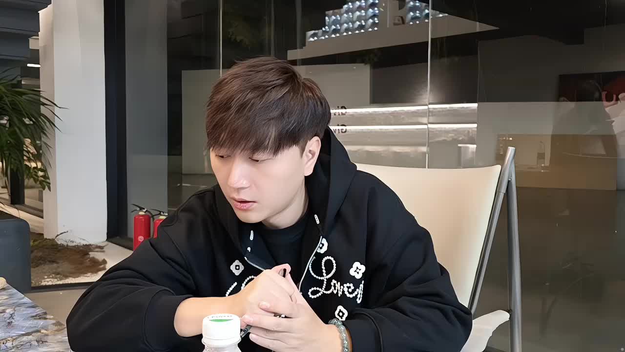 新场地，交个朋友