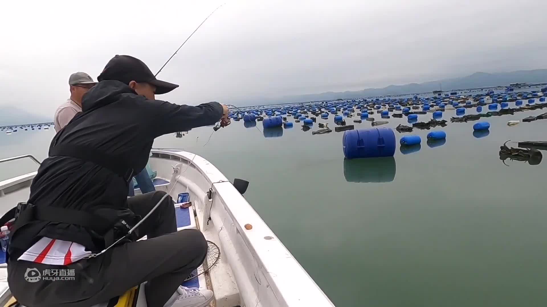 专程请来广东钓鱼师傅，学习新钓法，小伙走上发财之路