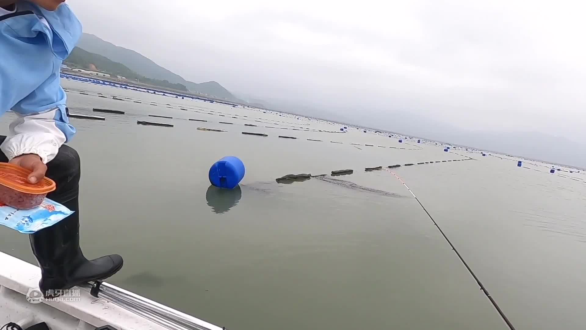 专程请来广东钓鱼师傅，学习新钓法，小伙走上发财之路