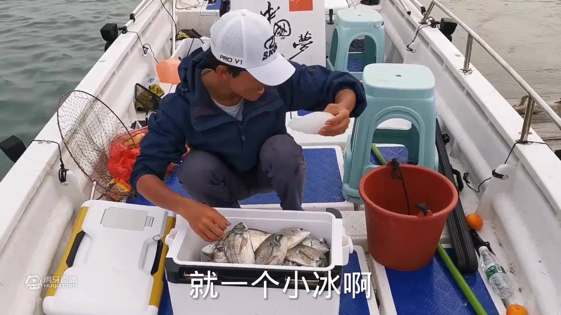 专程请来广东钓鱼师傅，学习新钓法，小伙走上发财之路