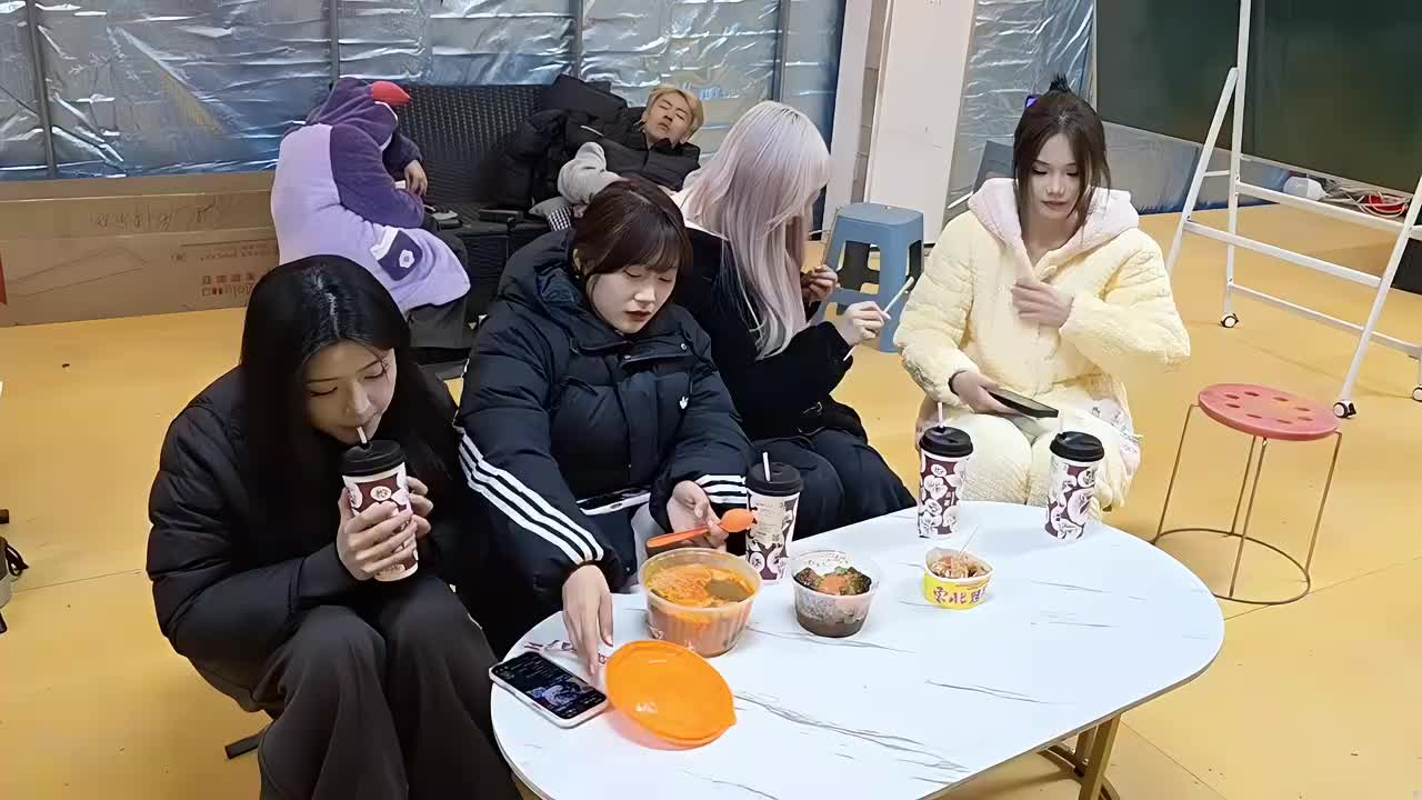 狗场朗朗美发开业