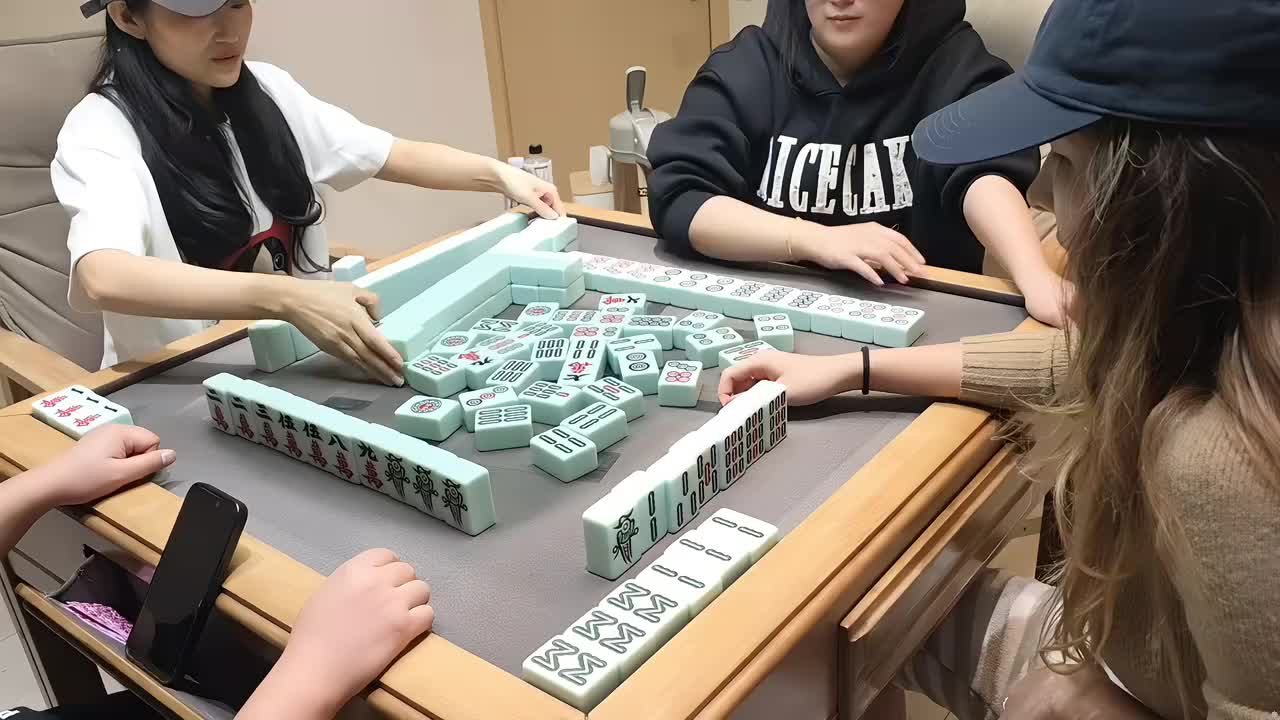 虎牙APP在直播间看最久的一位送一万