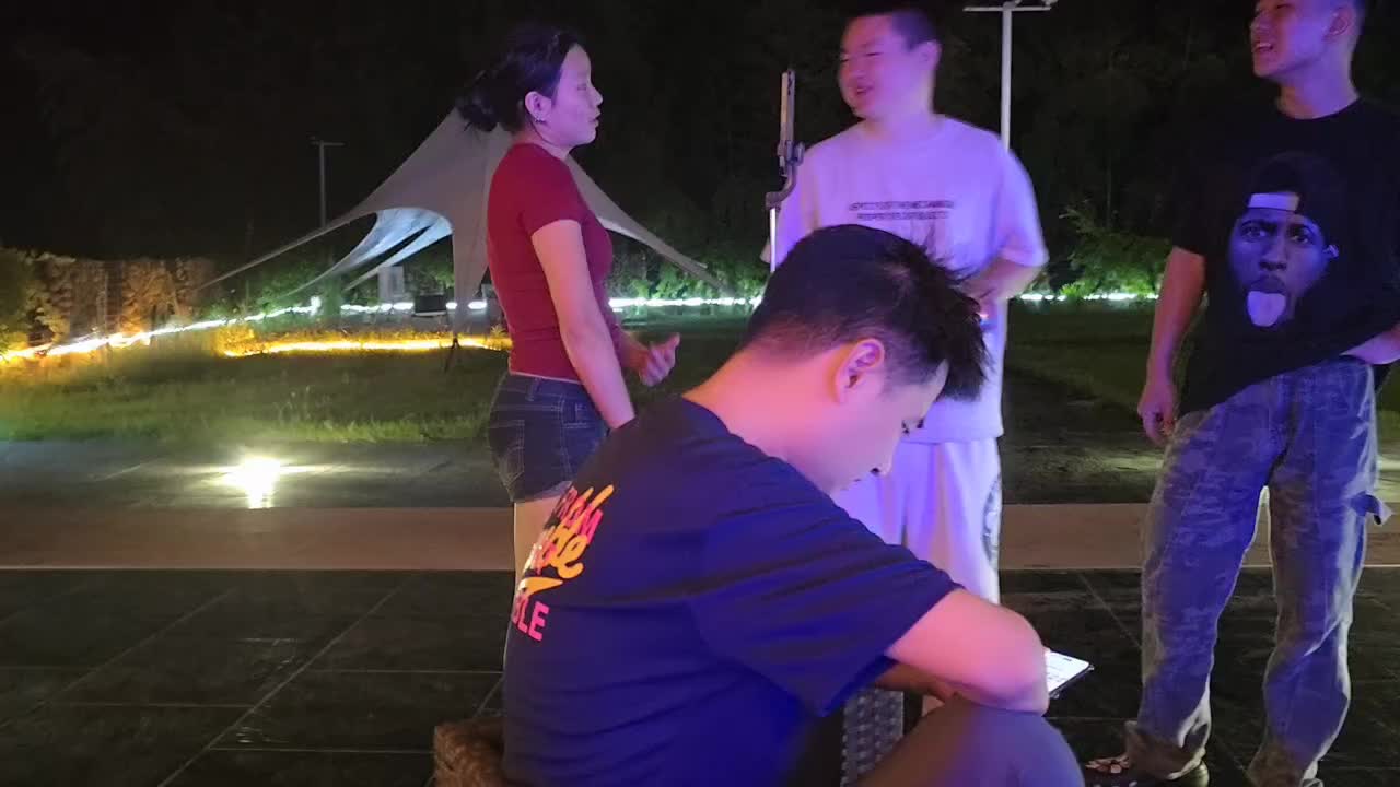 泳池派对